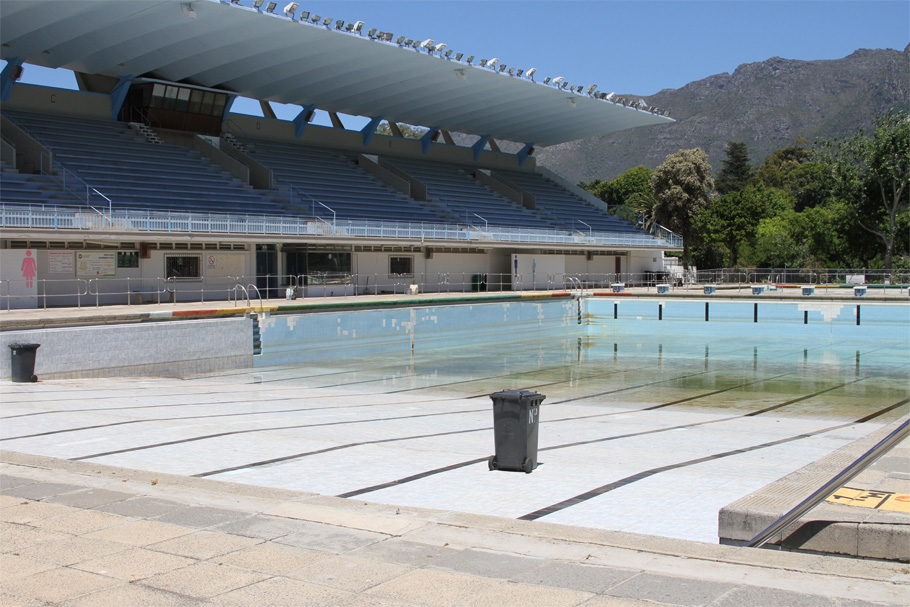 Swimming pool in Cape Town closed to save water
